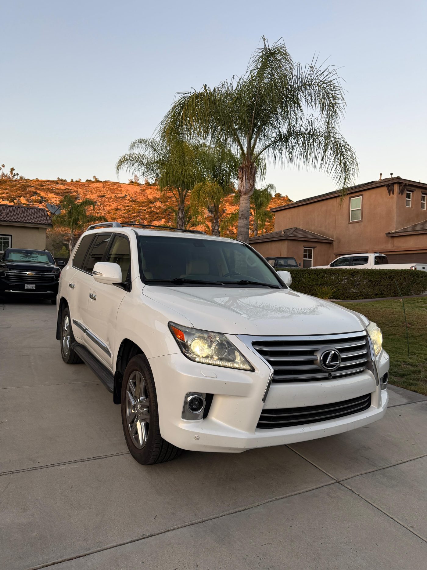 2014 LEXUS LX 570 LUXURY PACKAGE photo 4