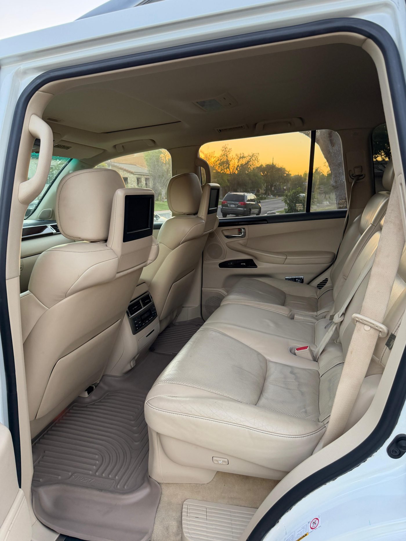 2014 LEXUS LX 570 LUXURY PACKAGE photo 8